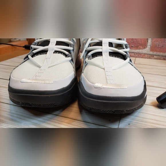 Nike Kyrie Flytrap 6 Air Zoom men's size 7.5 (sa201) - Picture 4 of 15